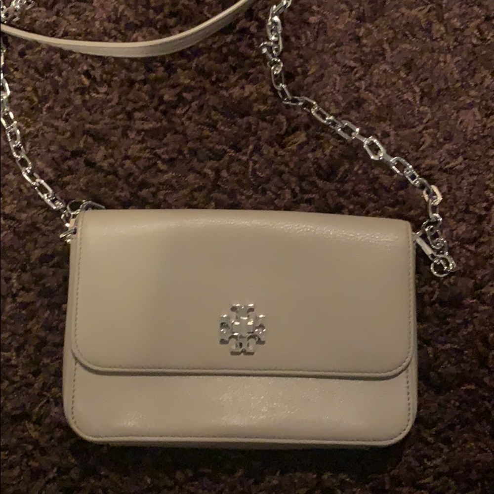 Barely used Tory Burch crossbody